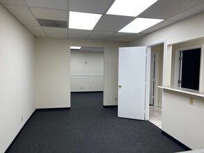 4990 SW 52nd St, Fort Lauderdale, FL for lease Building Photo- Image 2 of 8