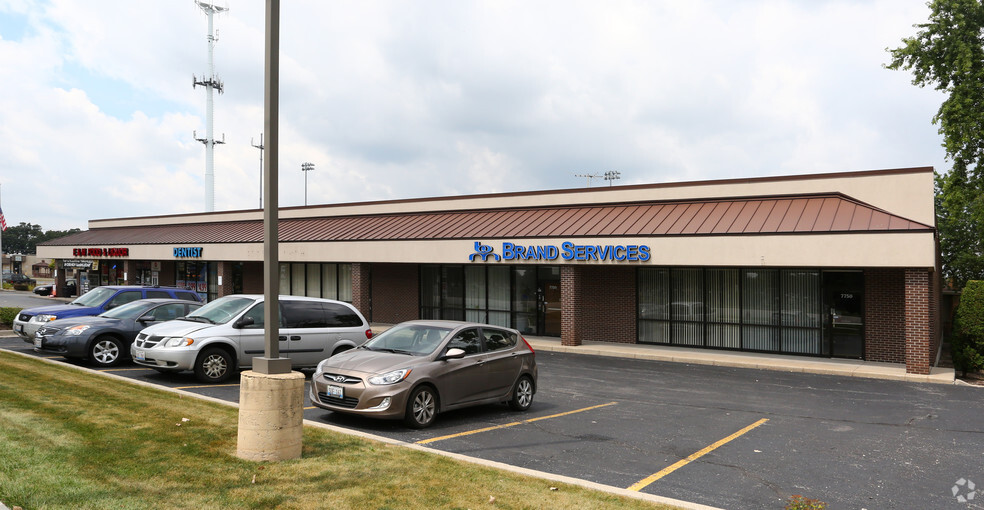 7750-7758 Archer Rd, Justice, IL for lease - Building Photo - Image 3 of 4