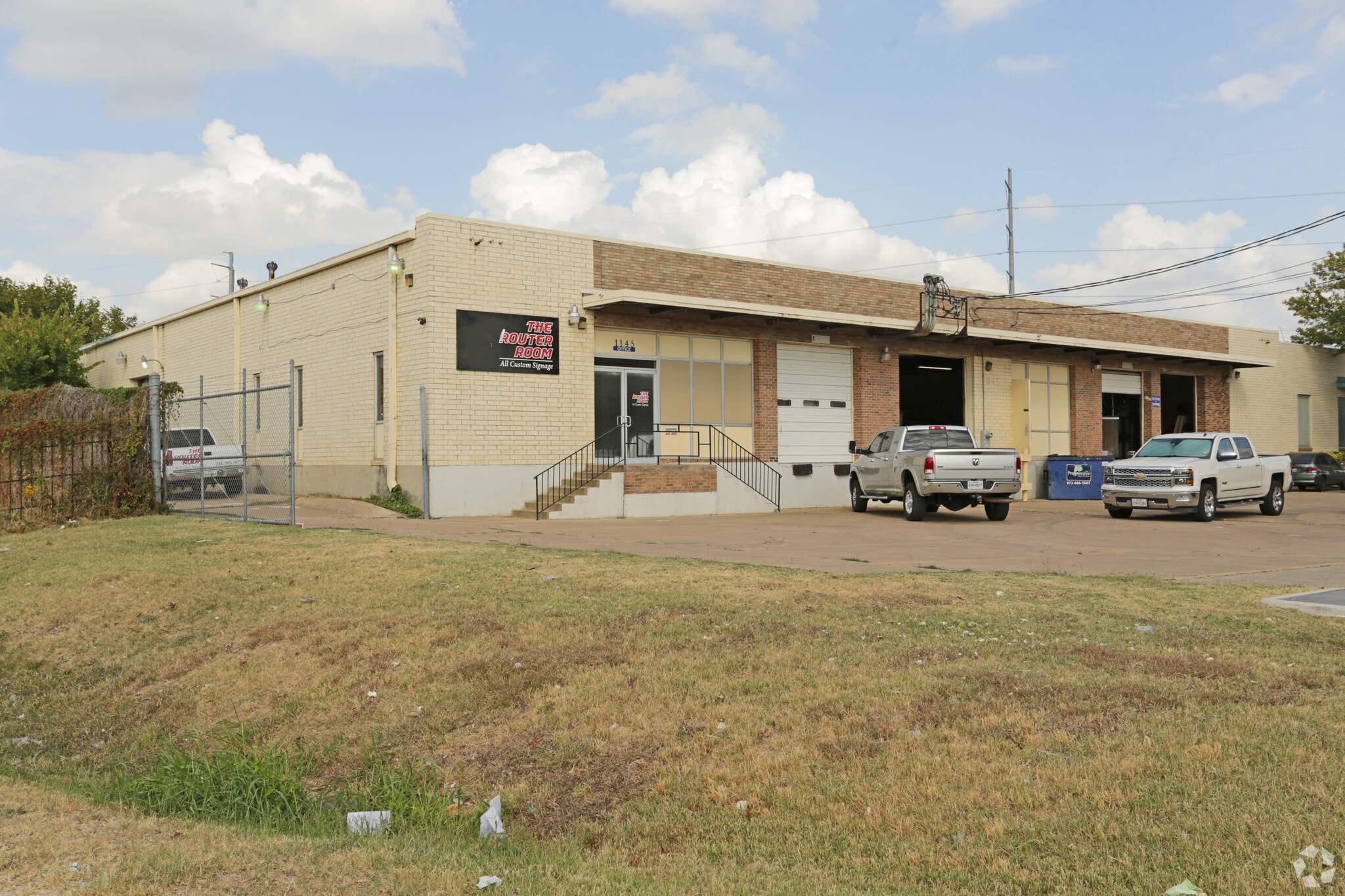1145 Quaker St, Dallas, TX for lease Building Photo- Image 1 of 3