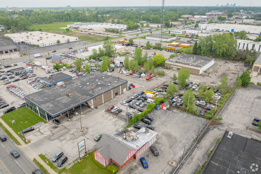 33 S Byrne Rd, Toledo, OH for lease - Aerial - Image 2 of 8