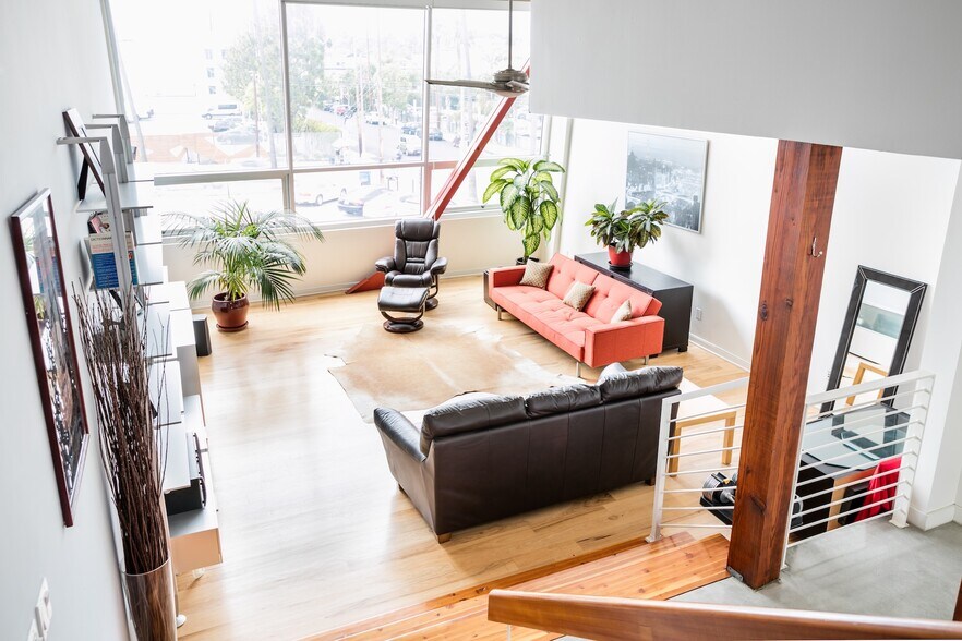 615 Hampton Dr, Venice, CA for sale - Interior Photo - Image 1 of 1