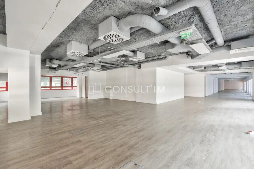Office in Paris for lease - Building Photo - Image 3 of 8