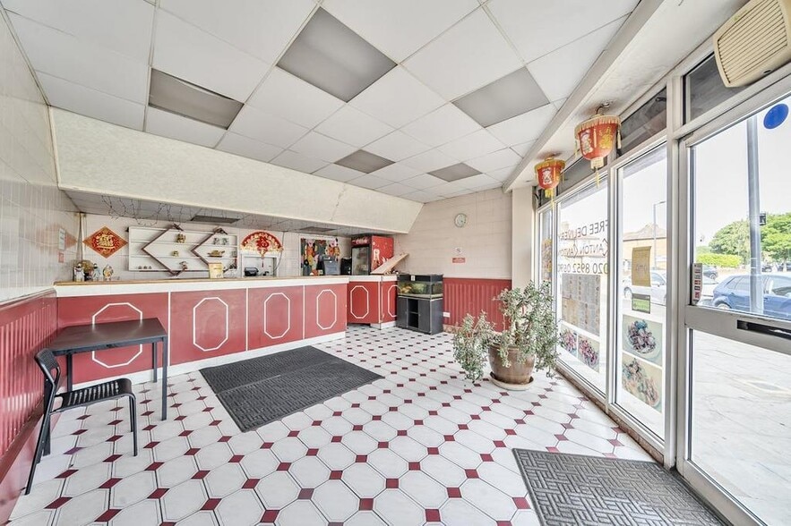 Mollison Way, Edgware for sale - Building Photo - Image 2 of 11