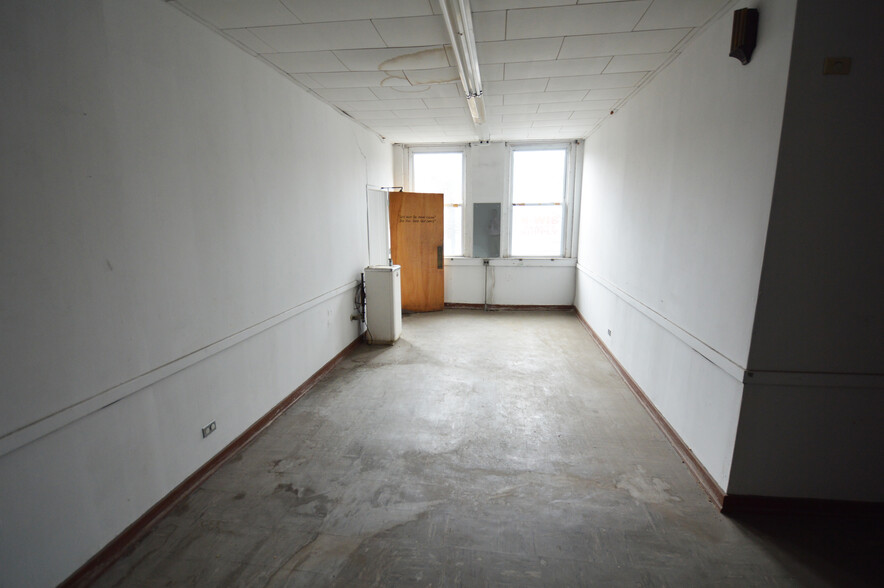 112-114 S Main St, Lexington, NC for sale - Interior Photo - Image 3 of 6