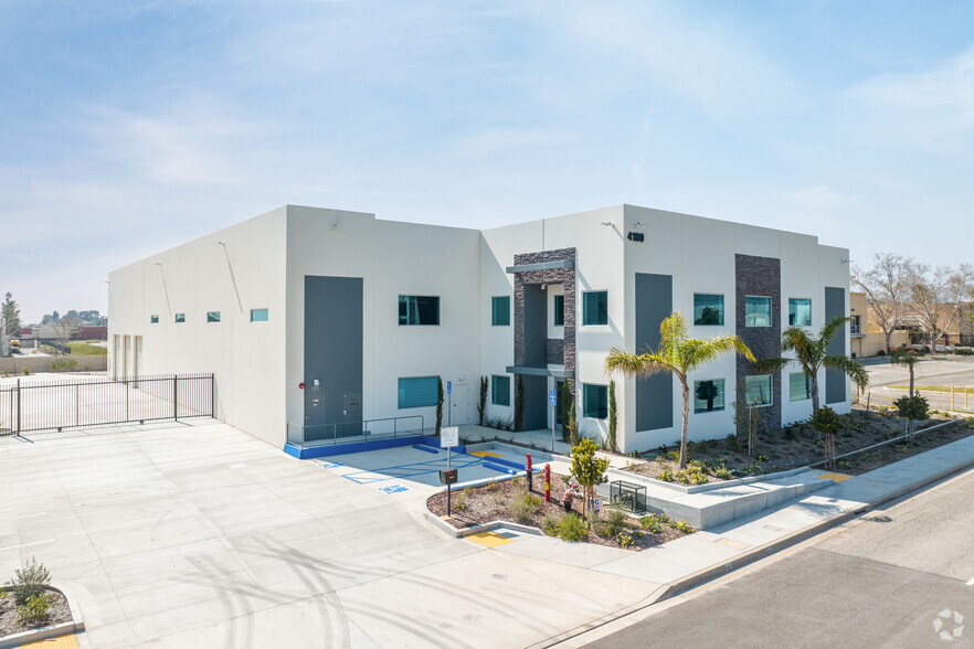 4180 N Hallmark Pky, San Bernardino, CA for lease - Building Photo - Image 1 of 7