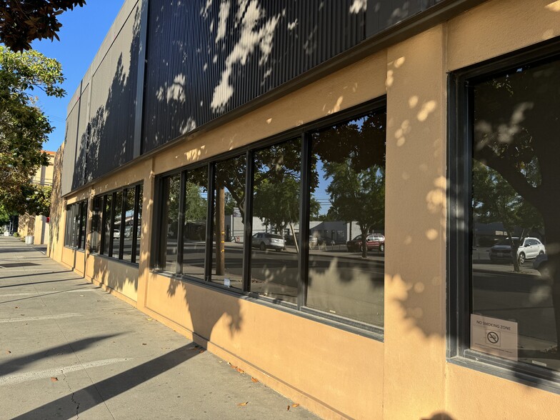 1028-1032 11th St, Modesto, CA for sale - Building Photo - Image 3 of 9