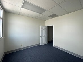 18-68 Rio Rancho Rd, Pomona, CA for lease Interior Photo- Image 2 of 4