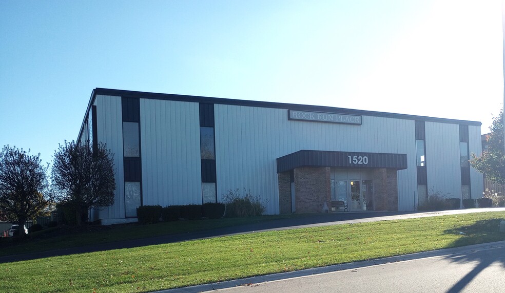 1520 Rock Run Dr, Crest Hill, IL for lease - Building Photo - Image 1 of 5