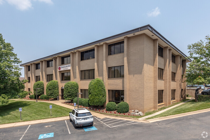 3015 Williams Dr, Fairfax, VA for lease - Building Photo - Image 1 of 2