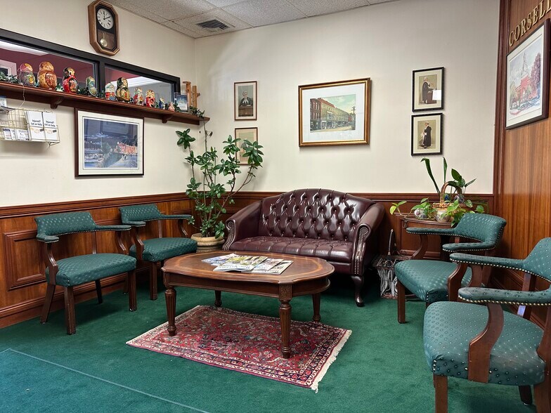 8-10 Byington Pl, Norwalk, CT for lease - Interior Photo - Image 3 of 14