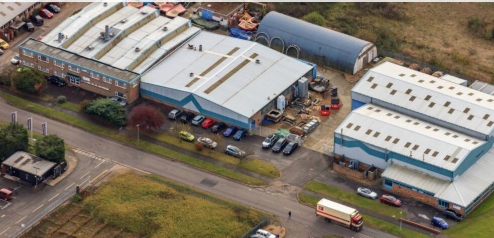 2 Redwongs Way, Huntingdon for sale - Building Photo - Image 1 of 1