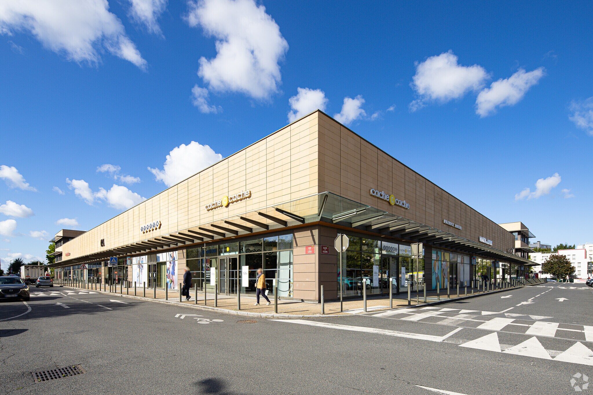 3 Allée Des Fleurs, Fresnes for lease Primary Photo- Image 1 of 5