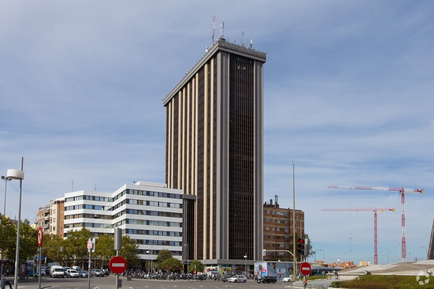 Plaza Castilla, 3, Madrid, Madrid for lease - Primary Photo - Image 1 of 2