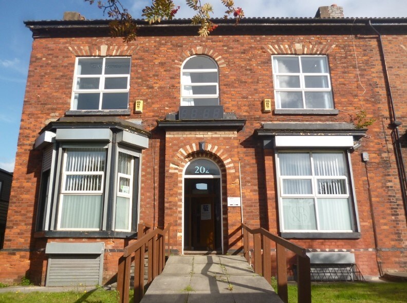 202 Stanley Rd, Bootle for lease Primary Photo- Image 1 of 5
