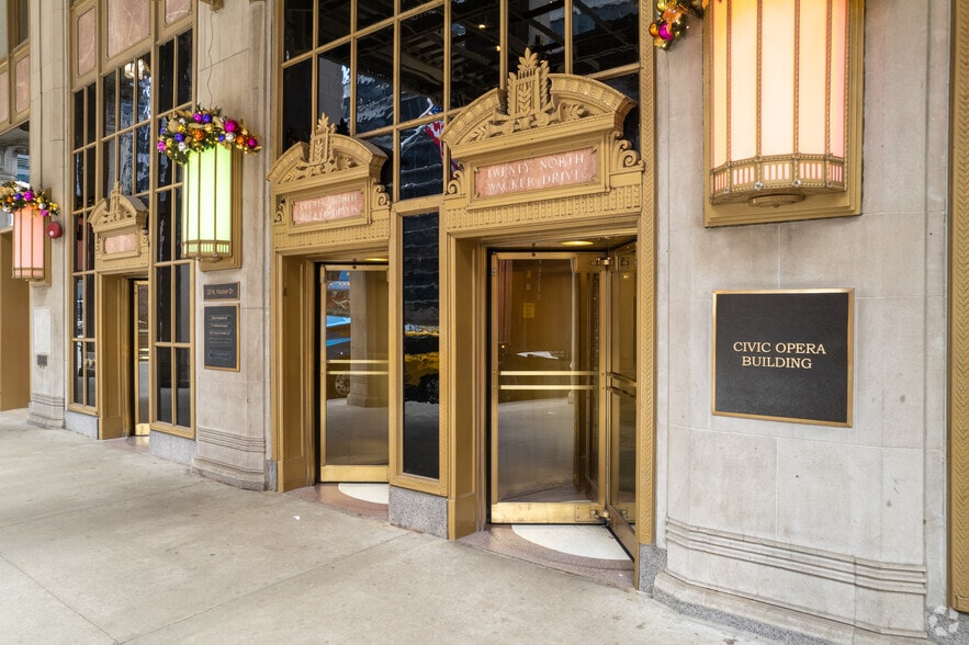 20 North Wacker Drive Chicago Il 20 N Wacker Dr, Chicago, IL 60606 - Civic Opera Building | LoopNet