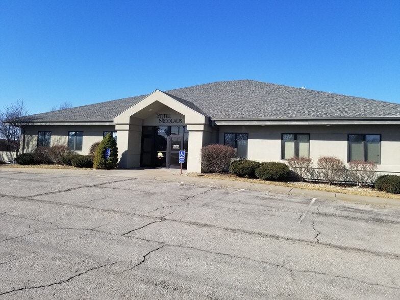 2445 SW Wanamaker Rd, Topeka, KS for sale - Building Photo - Image 1 of 1