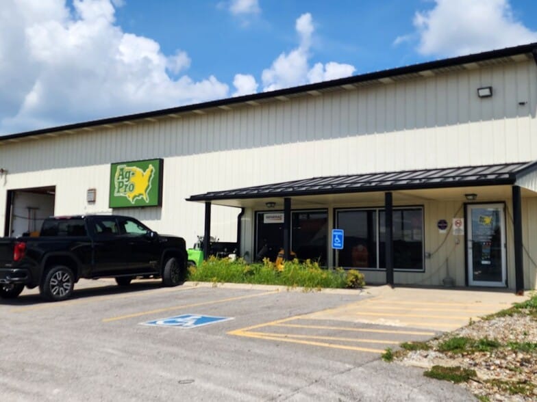 11204 Royalton Rd, North Royalton, OH for lease - Building Photo - Image 3 of 20