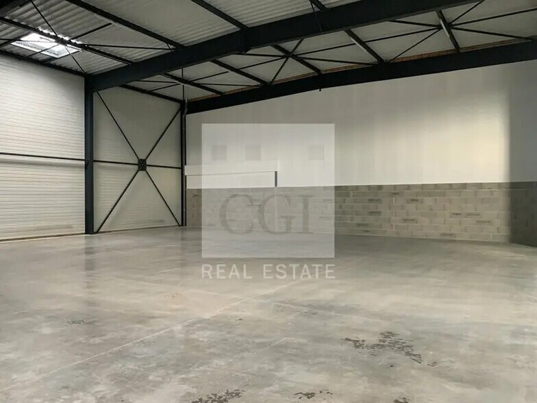 Flex in Frans for lease - Building Photo - Image 2 of 8