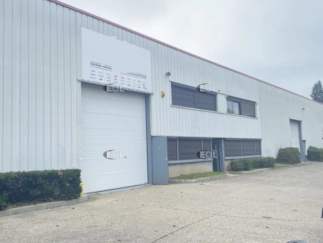 Flex in Vénissieux for lease Building Photo- Image 1 of 1