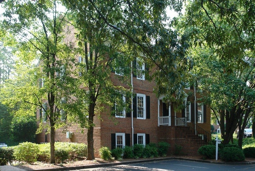 8325 Dunwoody Pl, Atlanta, GA for lease - Primary Photo - Image 1 of 4