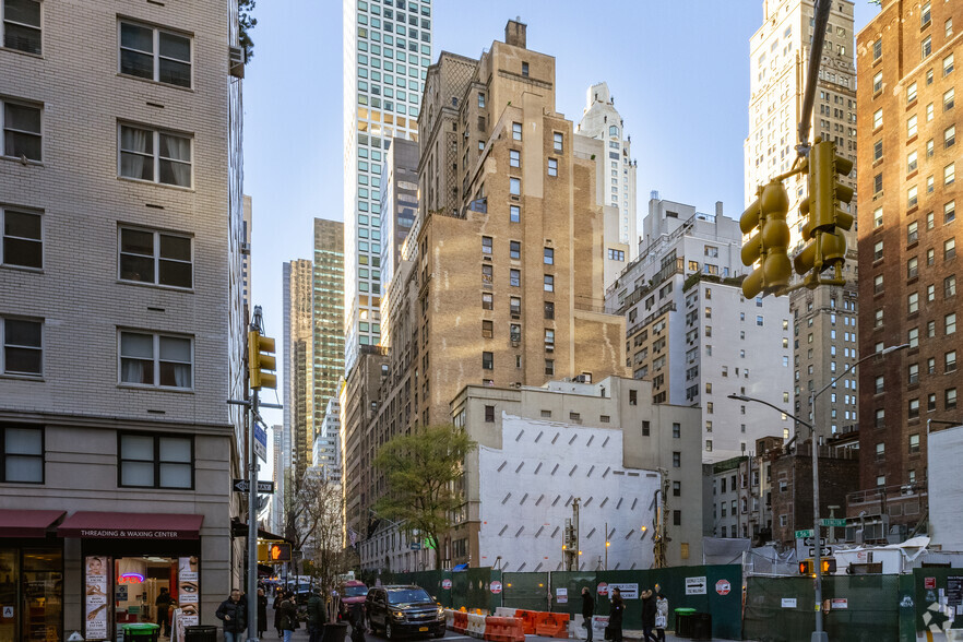 111 E 56th St, New York, NY for sale - Building Photo - Image 1 of 1