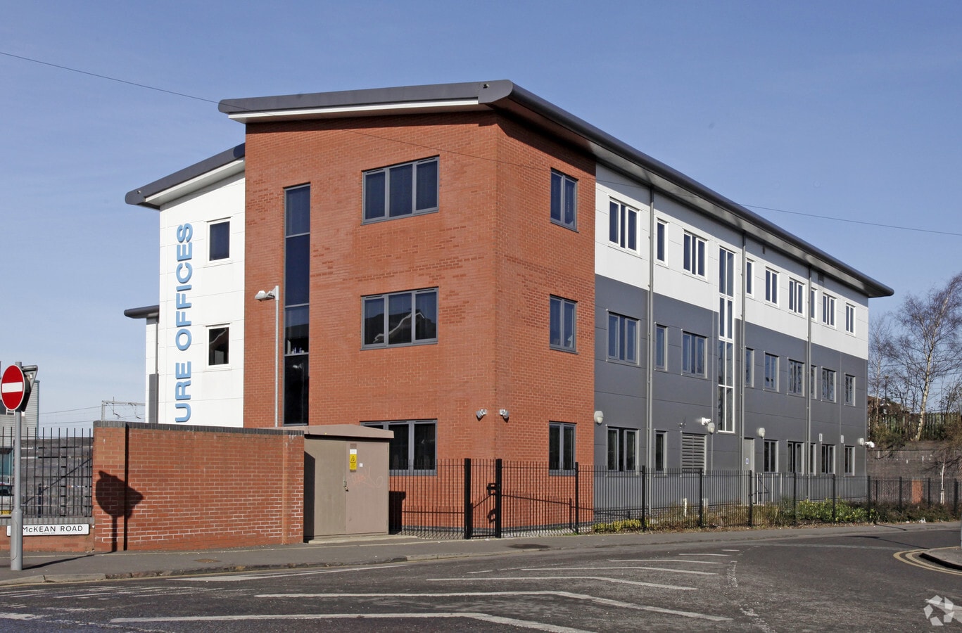 422 Broadwell Rd, Oldbury, B69 4BY