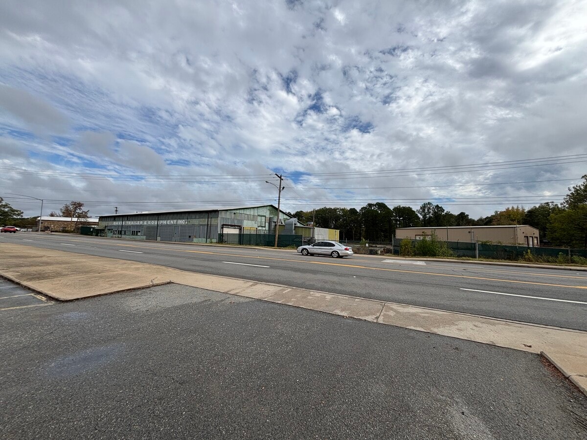 7609 Colonel Glenn Rd, Little Rock, AR 72204 - Industrial for Sale - 6300 Colonel Glenn Little Rock Ar 72204