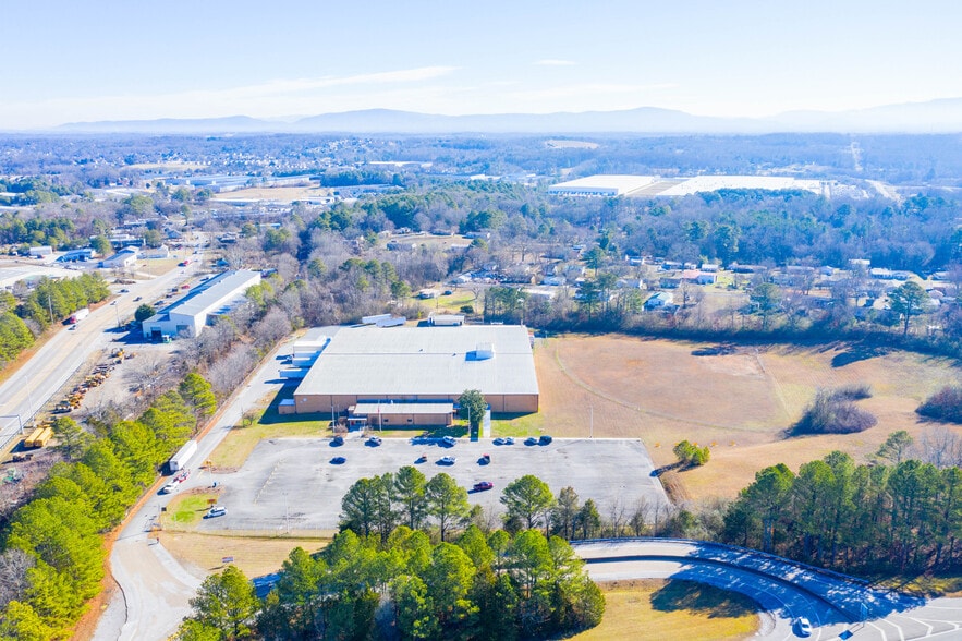 2000 Overhead Bridge Rd NE, Cleveland, TN for sale - Building Photo - Image 2 of 41