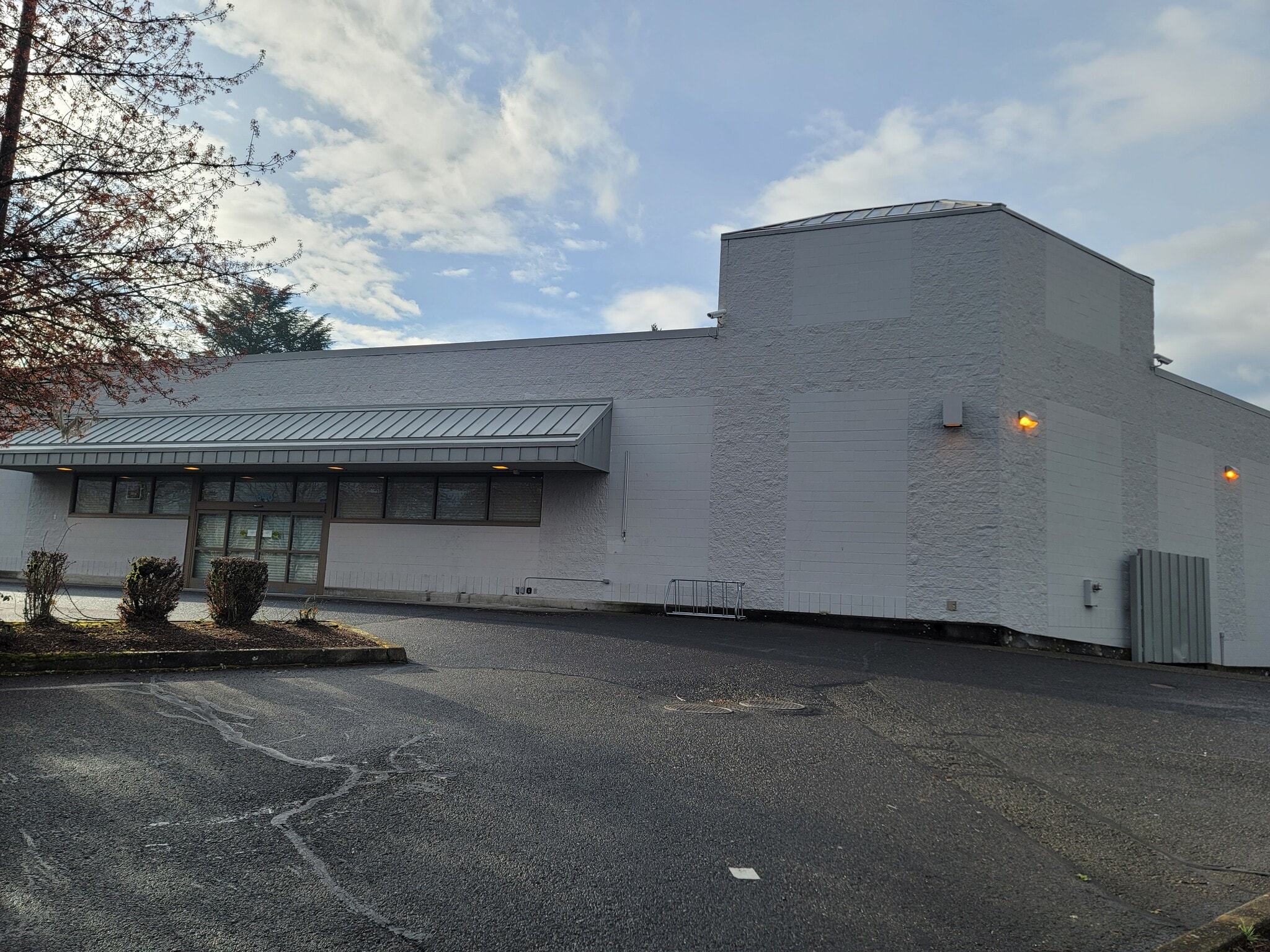 4346 NE Cully Blvd, Portland, OR for lease Building Photo- Image 1 of 2