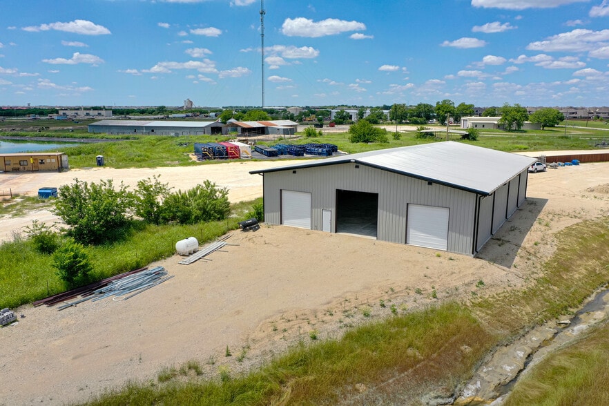 2912 Chambers St, Venus, TX for lease - Building Photo - Image 3 of 8
