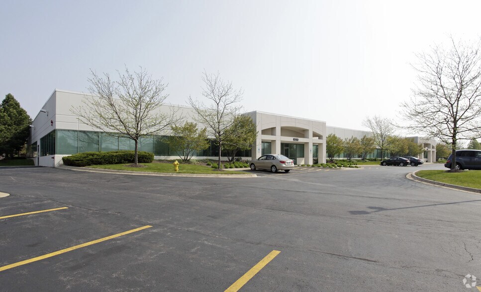 10001070 Oak Creek Dr, Lombard, IL 60148