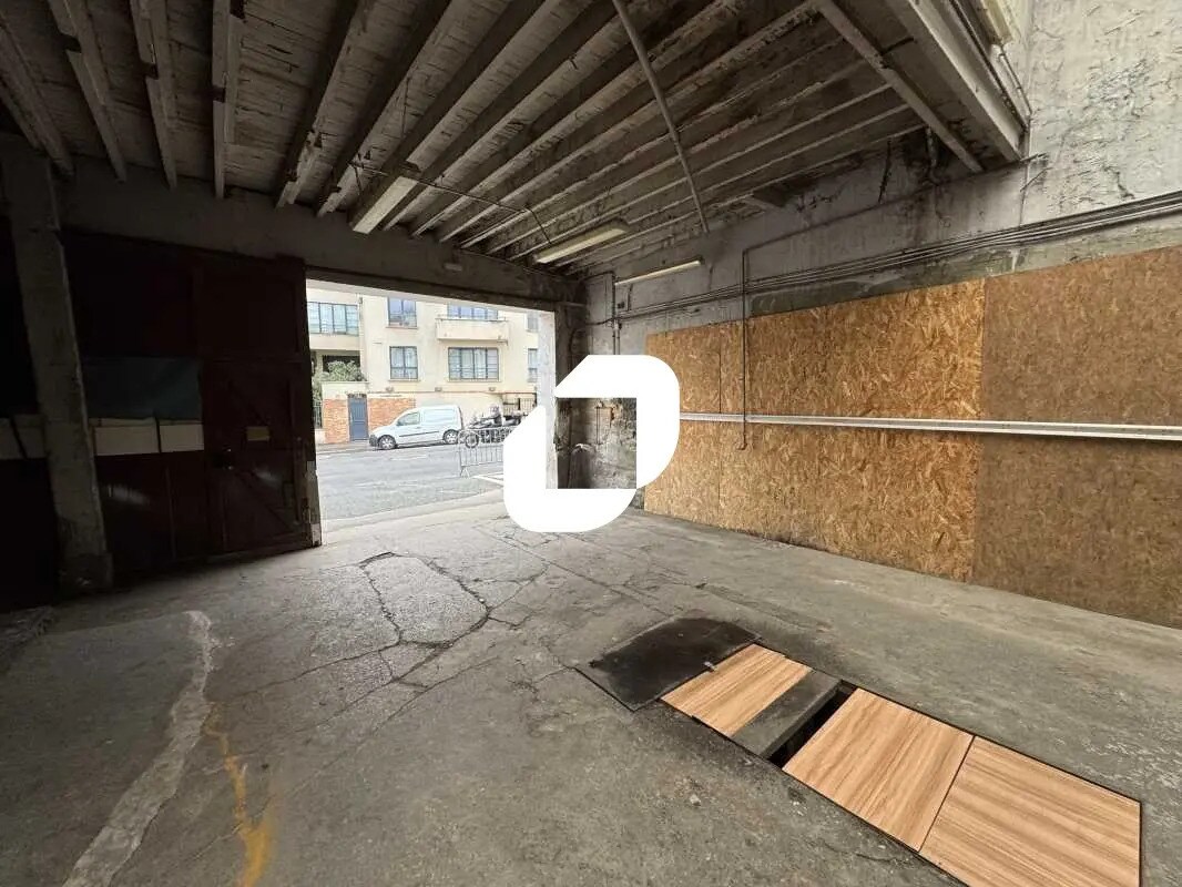 Flex in Vanves for lease Building Photo- Image 1 of 13