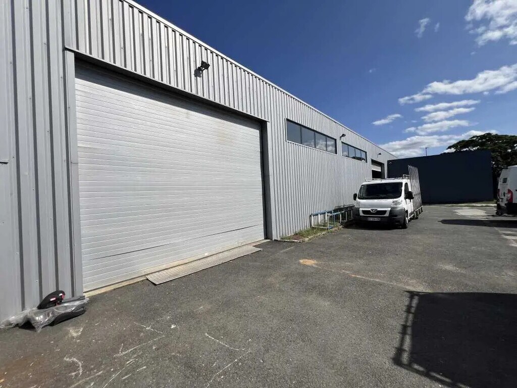 Vente Local d'activités 100 m² à 775 m² - Photo 1
