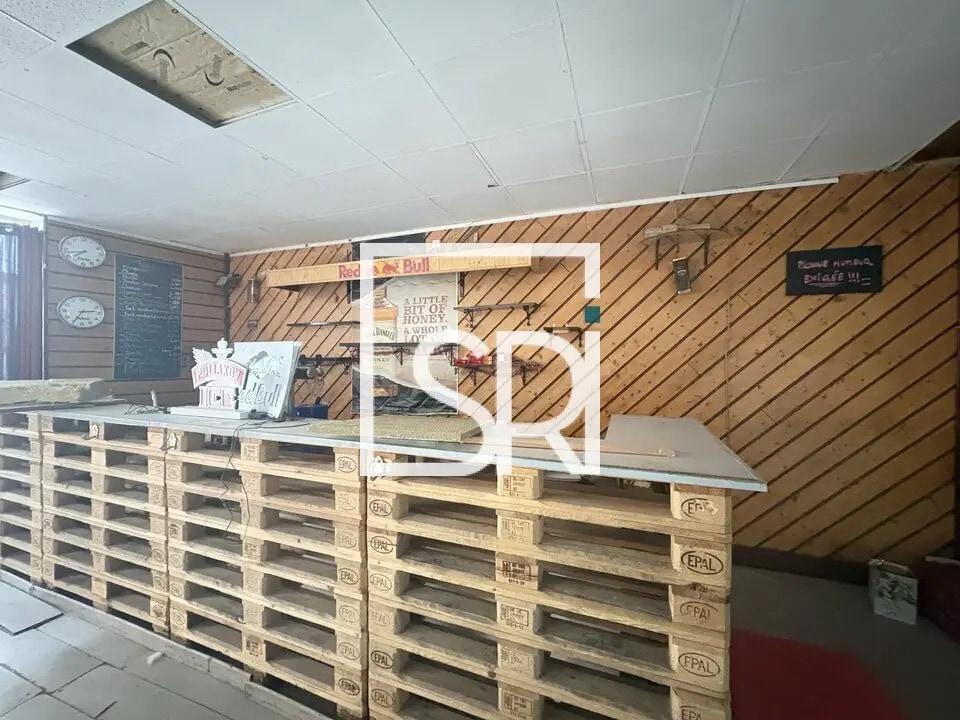 Retail in Clermont-Ferrand for sale Lobby- Image 1 of 11