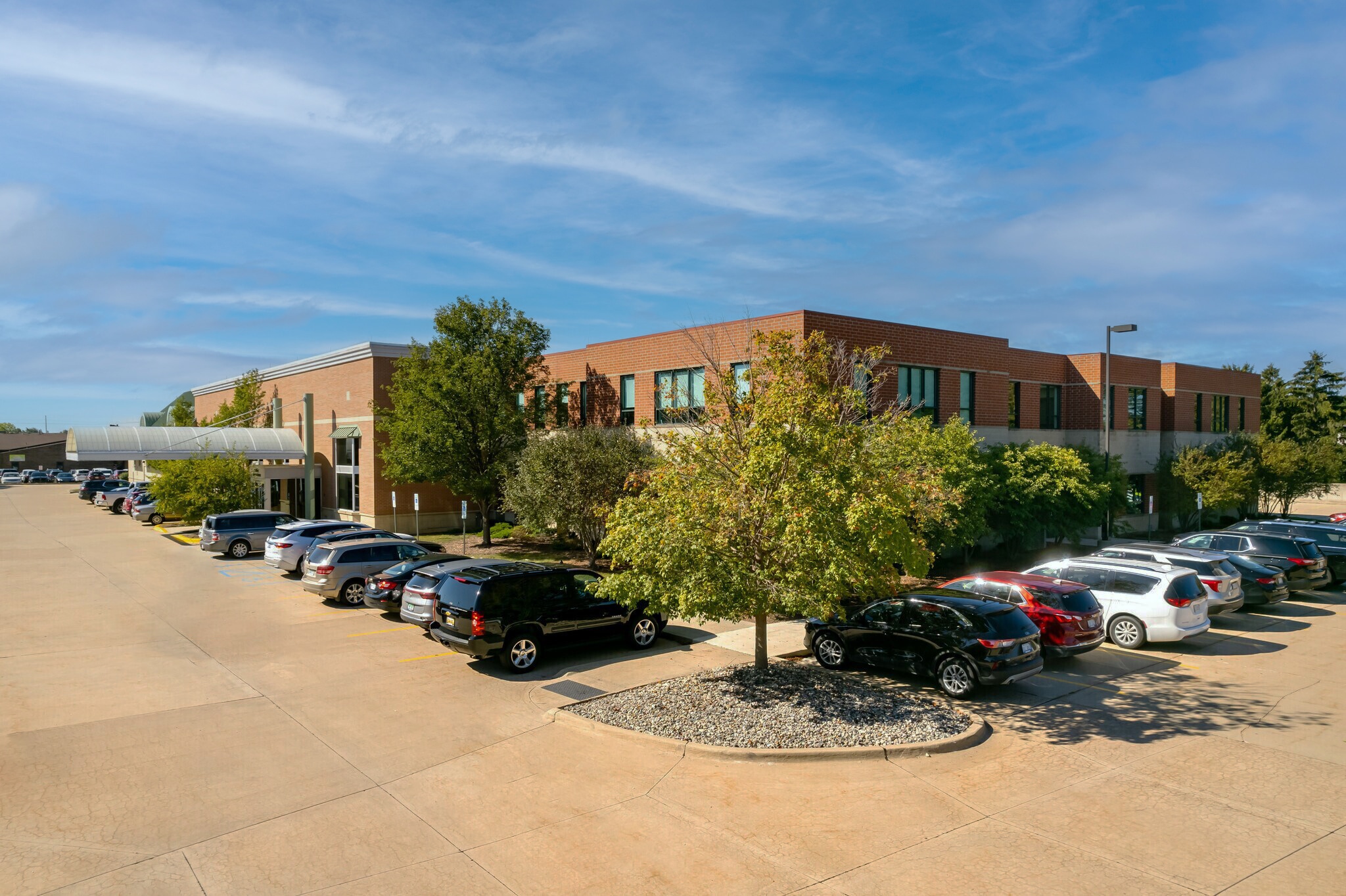 43475 Dalcoma Dr, Clinton Township, MI for lease Building Photo- Image 1 of 25