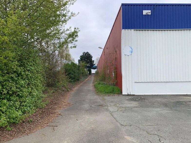 Industrial in Gonesse for lease - Building Photo - Image 3 of 17