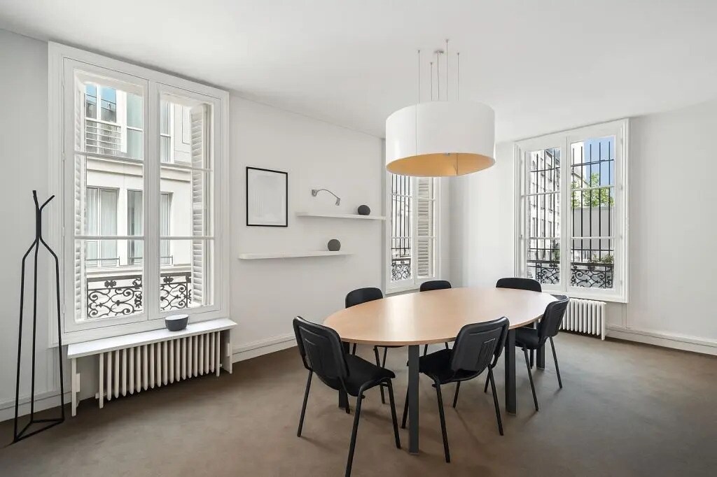 11 Rue Chateaubriand, Paris for lease Building Photo- Image 1 of 10