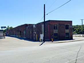 225 E Aurora St, Waterbury, CT for lease Building Photo- Image 2 of 4