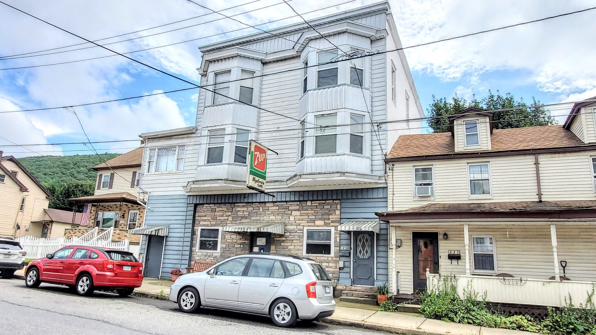 239 W Catawissa St, Nesquehoning, PA 18240