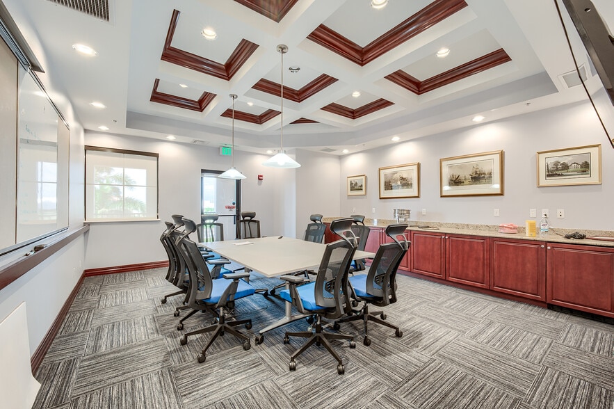 24031 Tamiami Trl, Bonita Springs, FL for lease - Interior Photo - Image 3 of 14