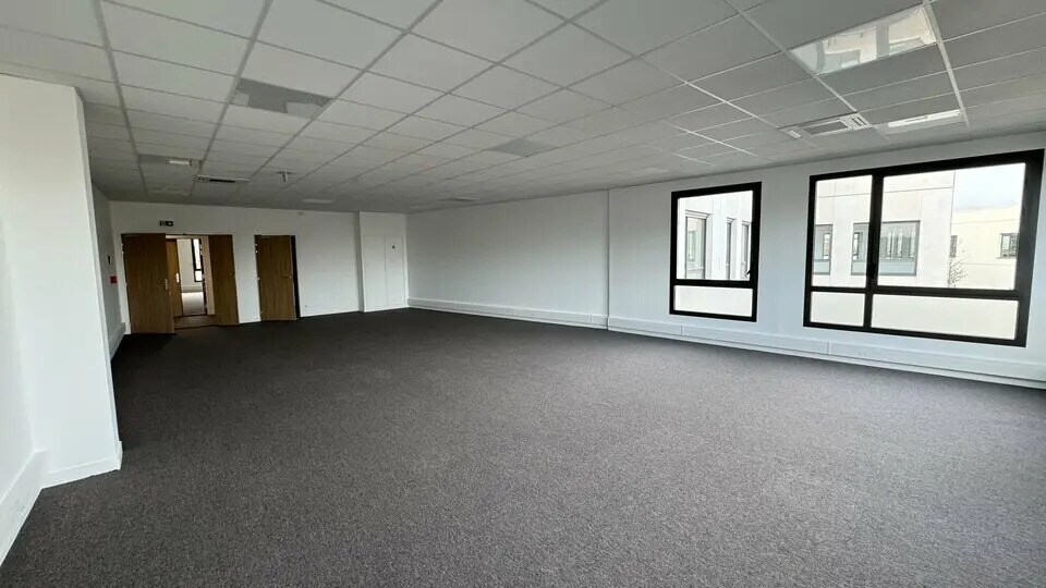 Office in Serris for sale - Building Photo - Image 2 of 4