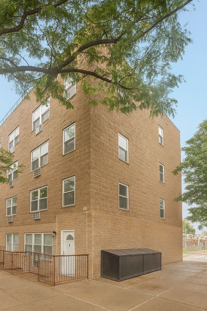 189 Woodpoint Rd, Brooklyn, NY for sale Primary Photo- Image 1 of 1