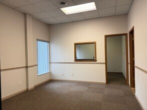 2300 Freeport Rd, New Kensington, PA for lease Interior Photo- Image 1 of 16