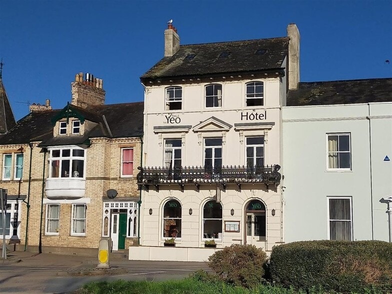 124 Pilton St, Barnstaple for sale - Primary Photo - Image 1 of 34