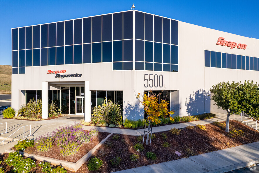 5500-5550 Hellyer Ave, San Jose, CA for lease - Building Photo - Image 3 of 6