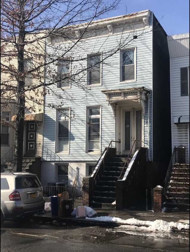 75 McGuiness Blvd, Brooklyn, NY for sale Building Photo- Image 1 of 1