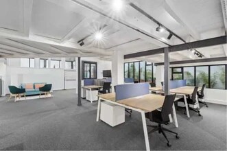 Office in Paris for sale Interior Photo- Image 2 of 11