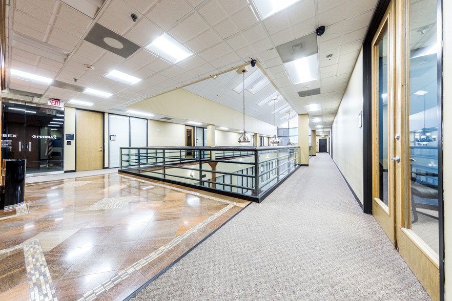 12651 Briar Forest Dr, Houston, TX for lease - Building Photo - Image 2 of 12