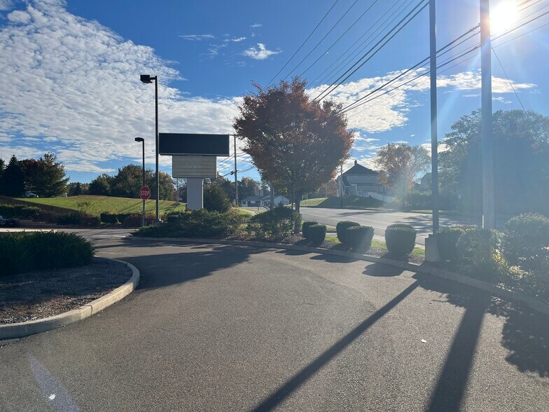 645 Foxon Rd, East Haven, CT 06513 Retail for Lease