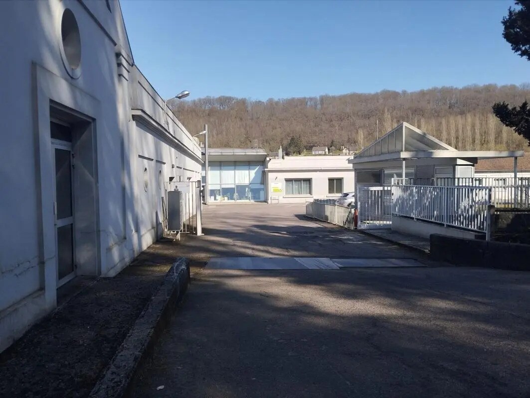 Retail in Villers-Écalles for sale Building Photo- Image 1 of 4